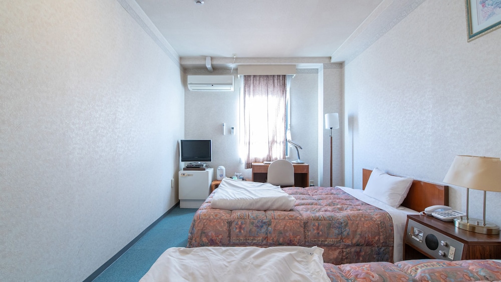BASIC, TWIN BEDS, SMOKING