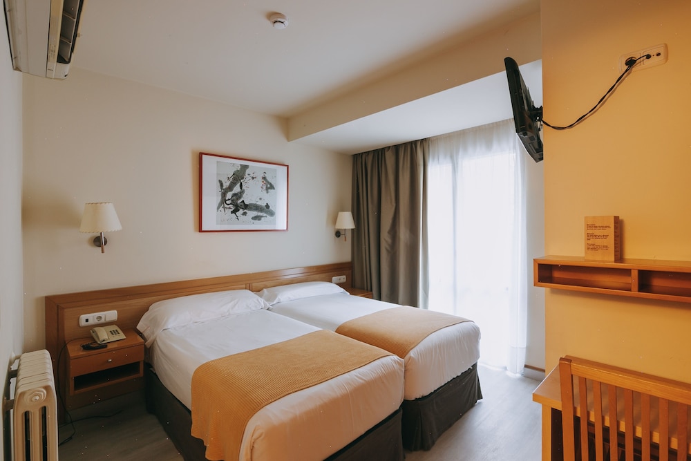 Hotel Zaragoza Plaza 11/50