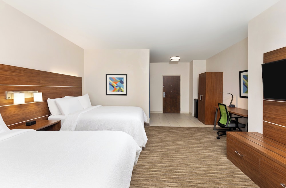 Holiday Inn Express & Suites Birmingham - Inverness 280, an IHG Hotel 27/74