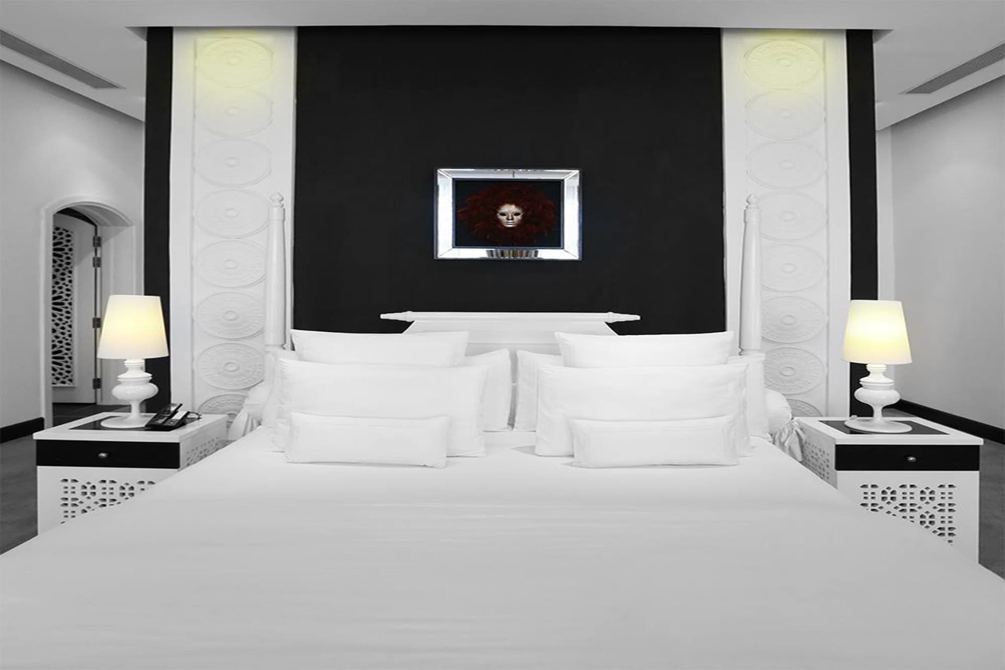 Family Suite, Sunset, 1 Queen and 1 Single Bed, River View