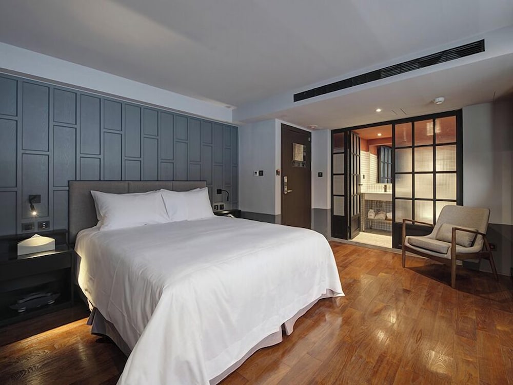 RedDot Hotel 14/50