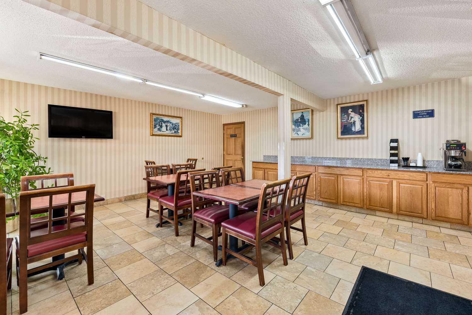 Rodeway Inn Columbus West 22/26
