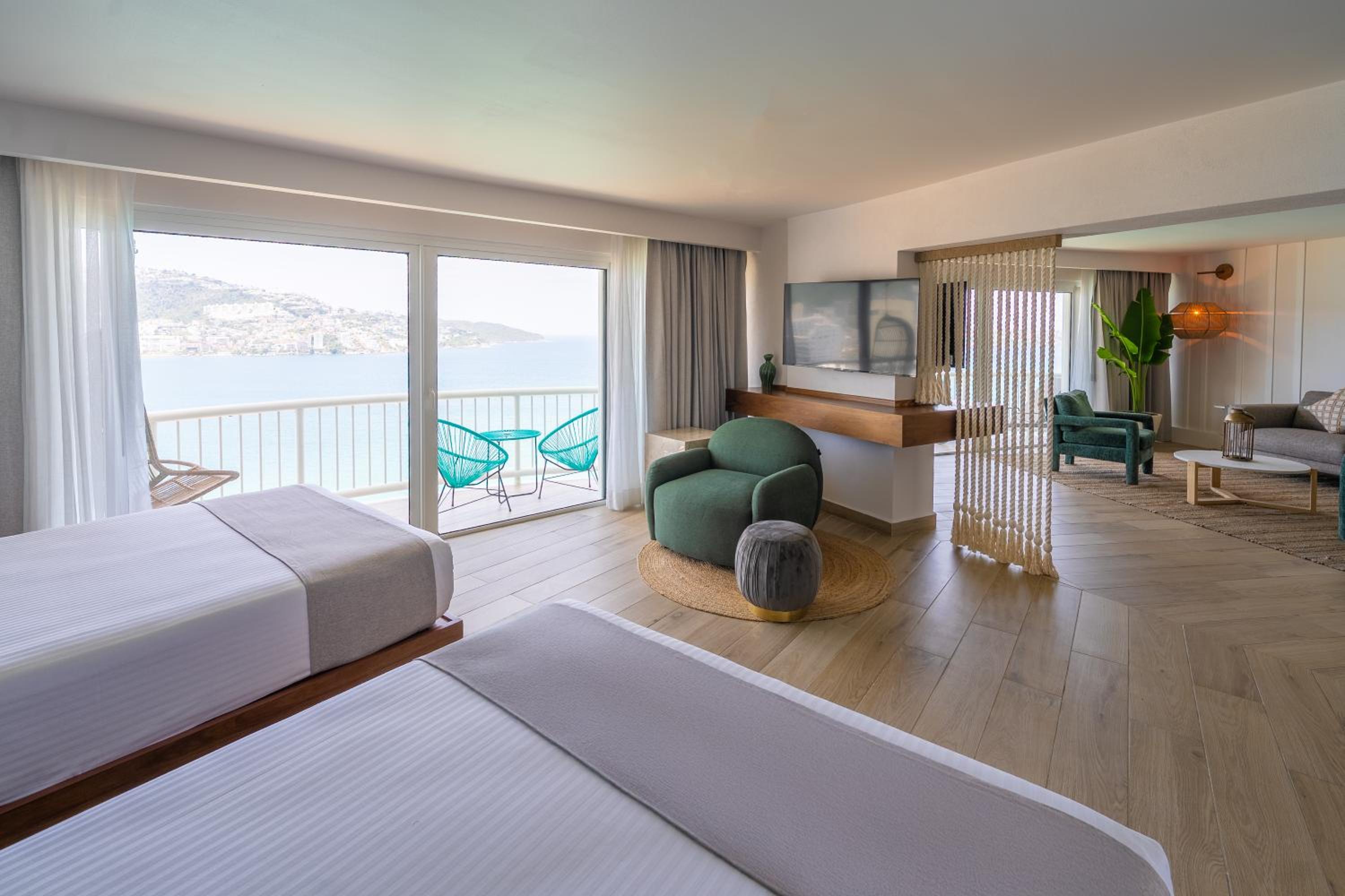 Royal, Suite, 2 Double Beds, Sea View