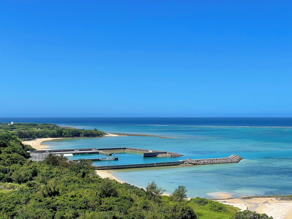 Ryukyu Hotel and Resort Nashiro Beach 42/49