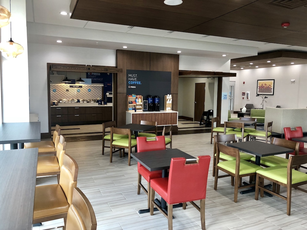 Holiday Inn Express and Suites Houston Westchase - Westheimer 47/59