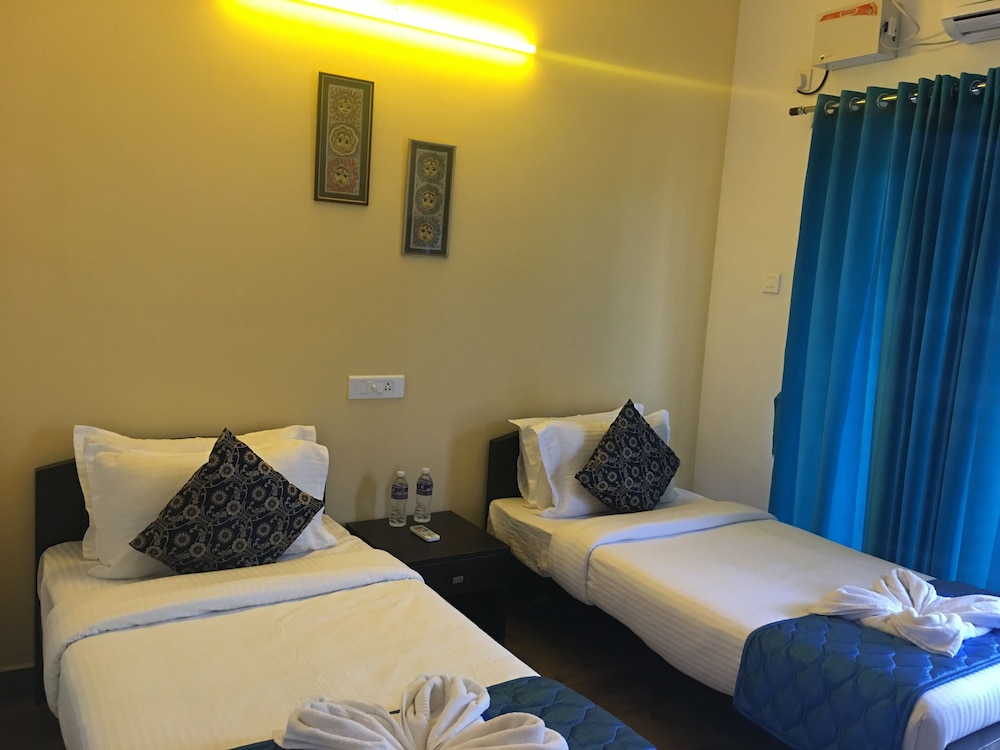 Sea La Vie Covelong Beach Resort 11/50