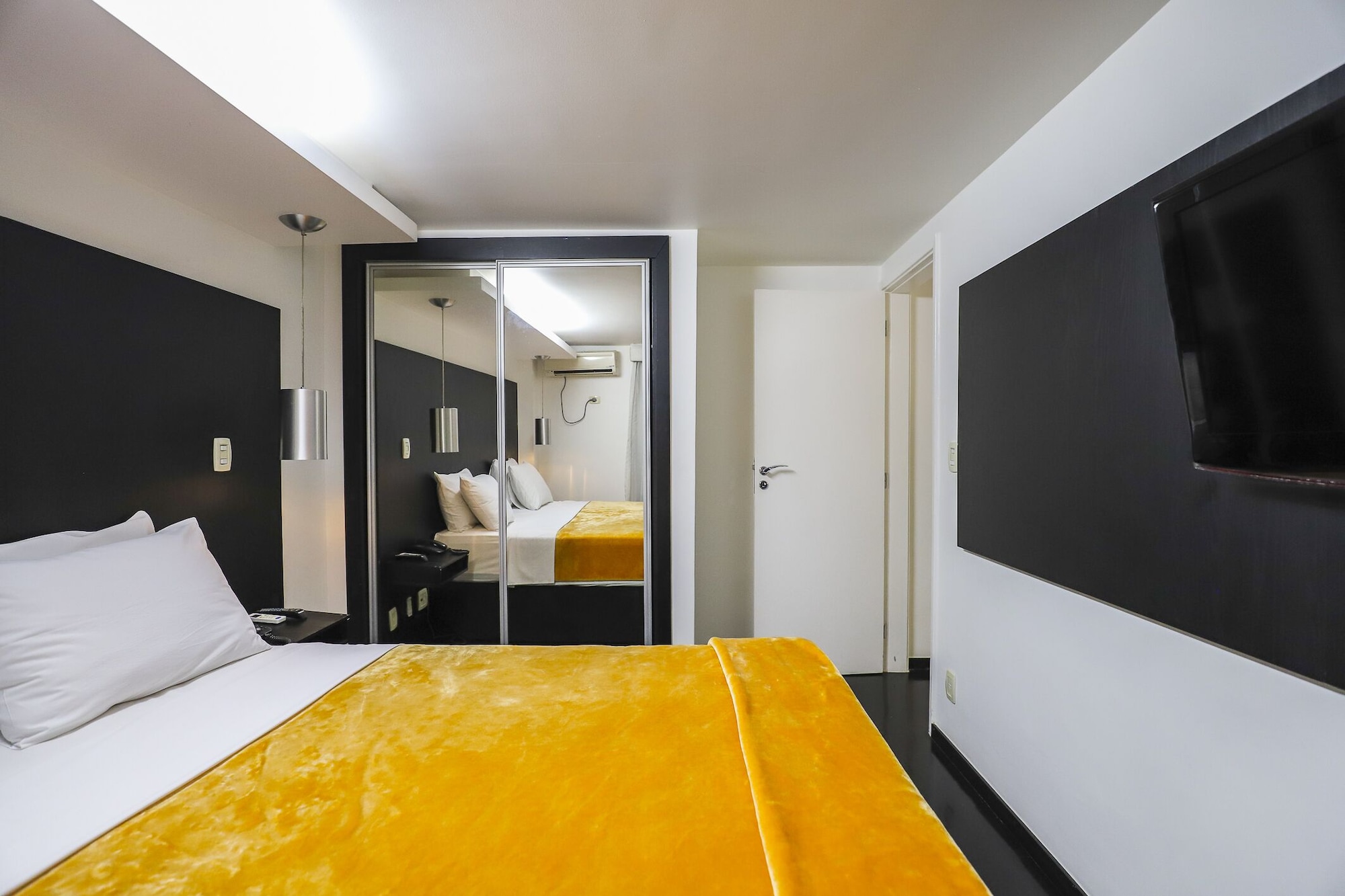 DELUXE, SUITE, DOUBLE BED
