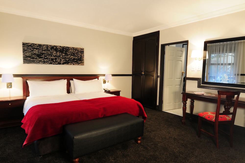 Court Classique Suite Hotel 12/50