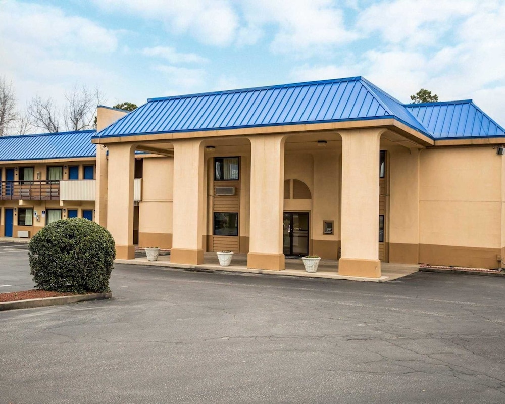Rodeway Inn and Suites Plymouth Hwy 64 1/55