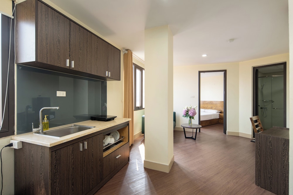 Granda Hanoi Hotel & Apartment 50/50
