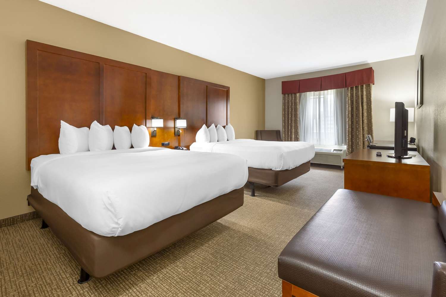 غرفة بسريرين كوين، Spark by Hilton Salem East Electric Road 2/3