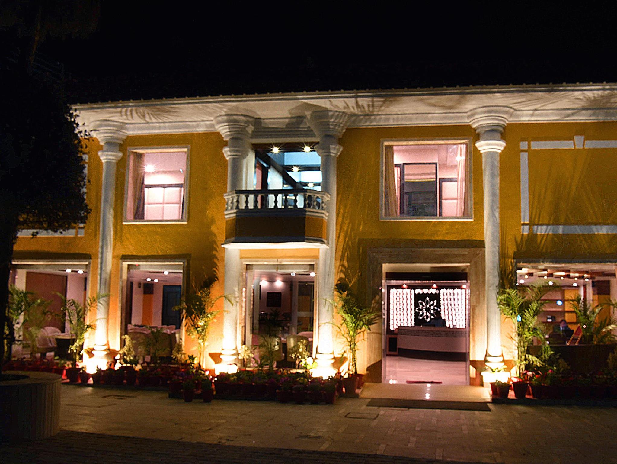 STARZ REGENCY photo3