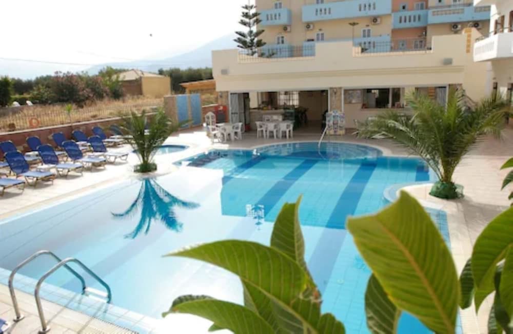 SEMIRAMIS APARTMENTS 20/21