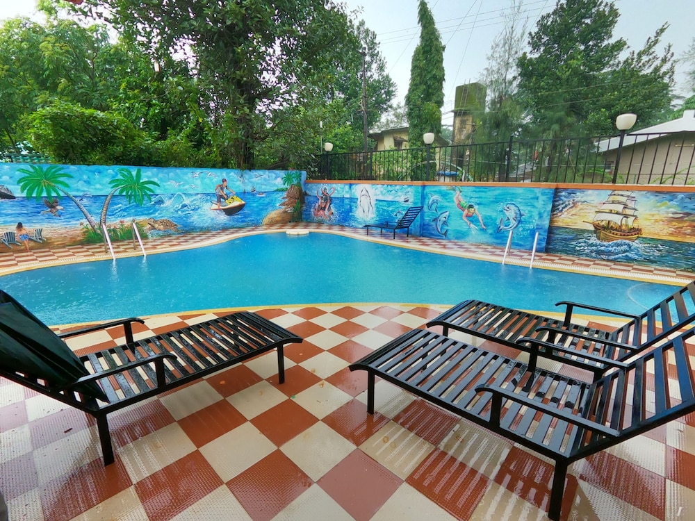 Hill Forest Resort 40/44