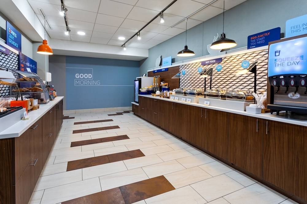 Holiday Inn Express New Albany - Louisville NW 5/50
