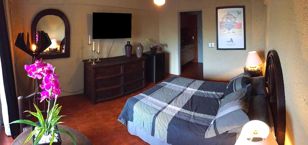 Aurora Suites 10/21