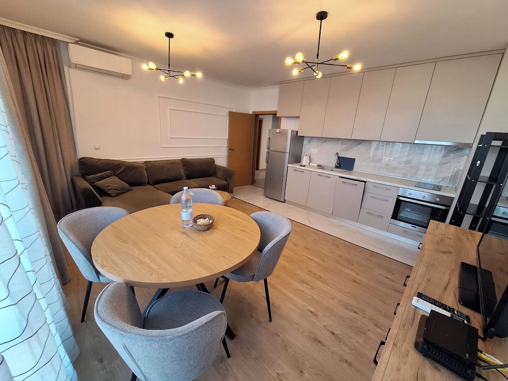 Apartments Mladost 1A-554 32/50