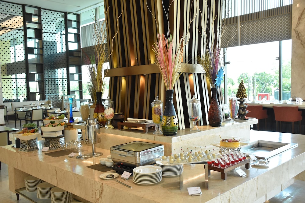 Gift City Club, a member of Radisson Individuals 33/46