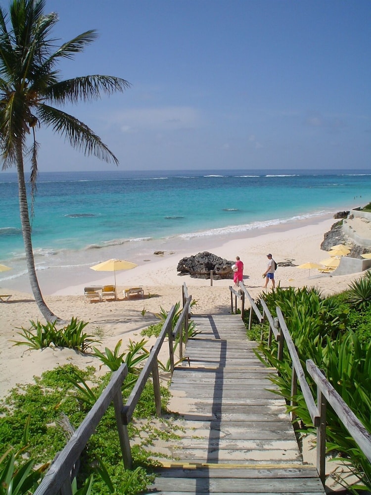 Coco Reef Bermuda 58/62