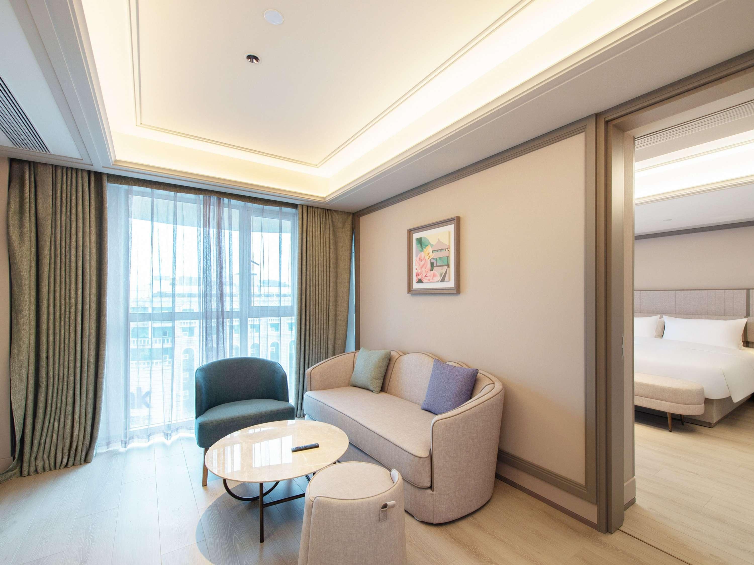 Mercure Hainan Sanya Bay 30/35