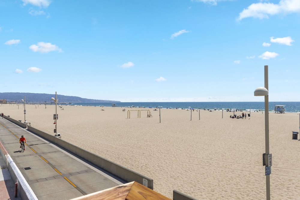 Sea Sprite Hotel 23/48