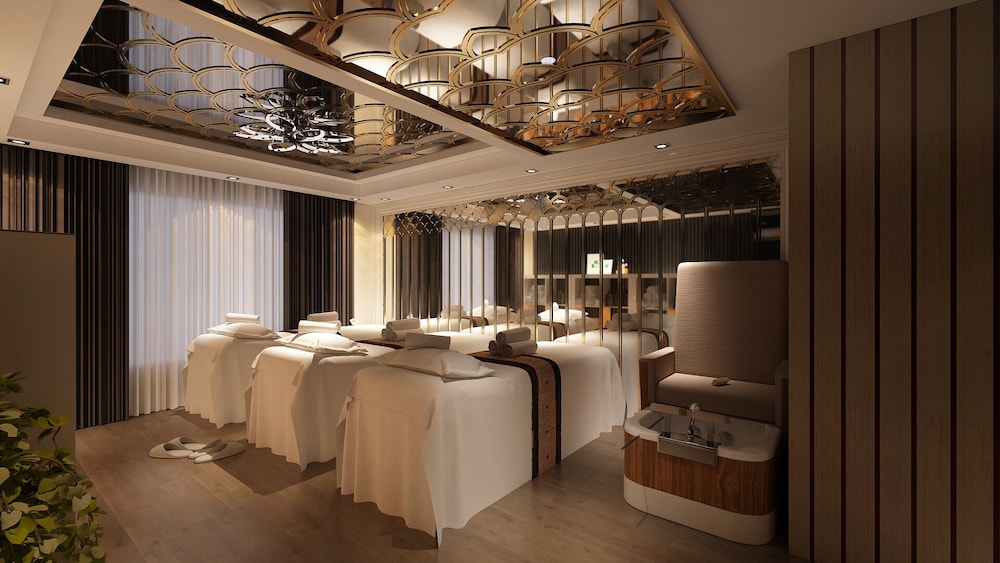 Splendid Star Grand Hotel 33/50