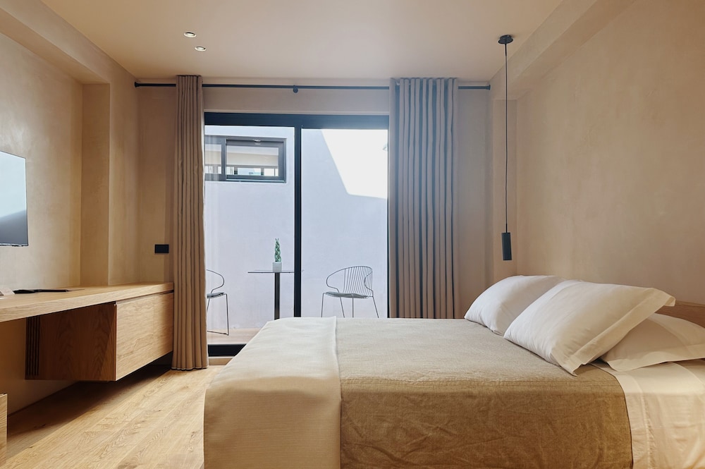 Design, Suite, Double Bed, Outdoor Jetted Tub