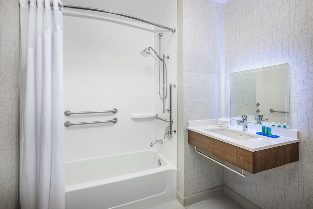 Holiday Inn Express Hotel And Suites Ontario Airport 17/50