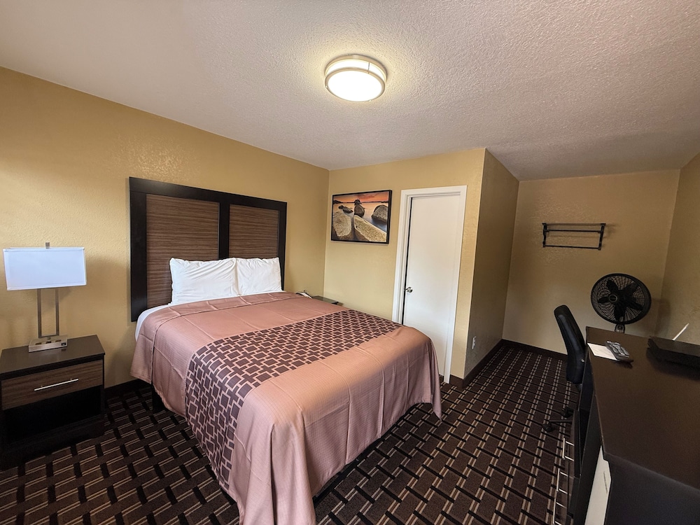 Pinewood Inn 35/55