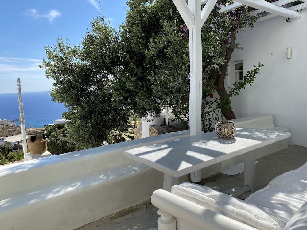 Flaskos Suites 21/50