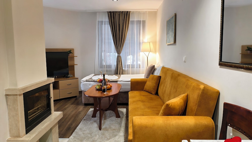Hotel Elegant Lux 73/90