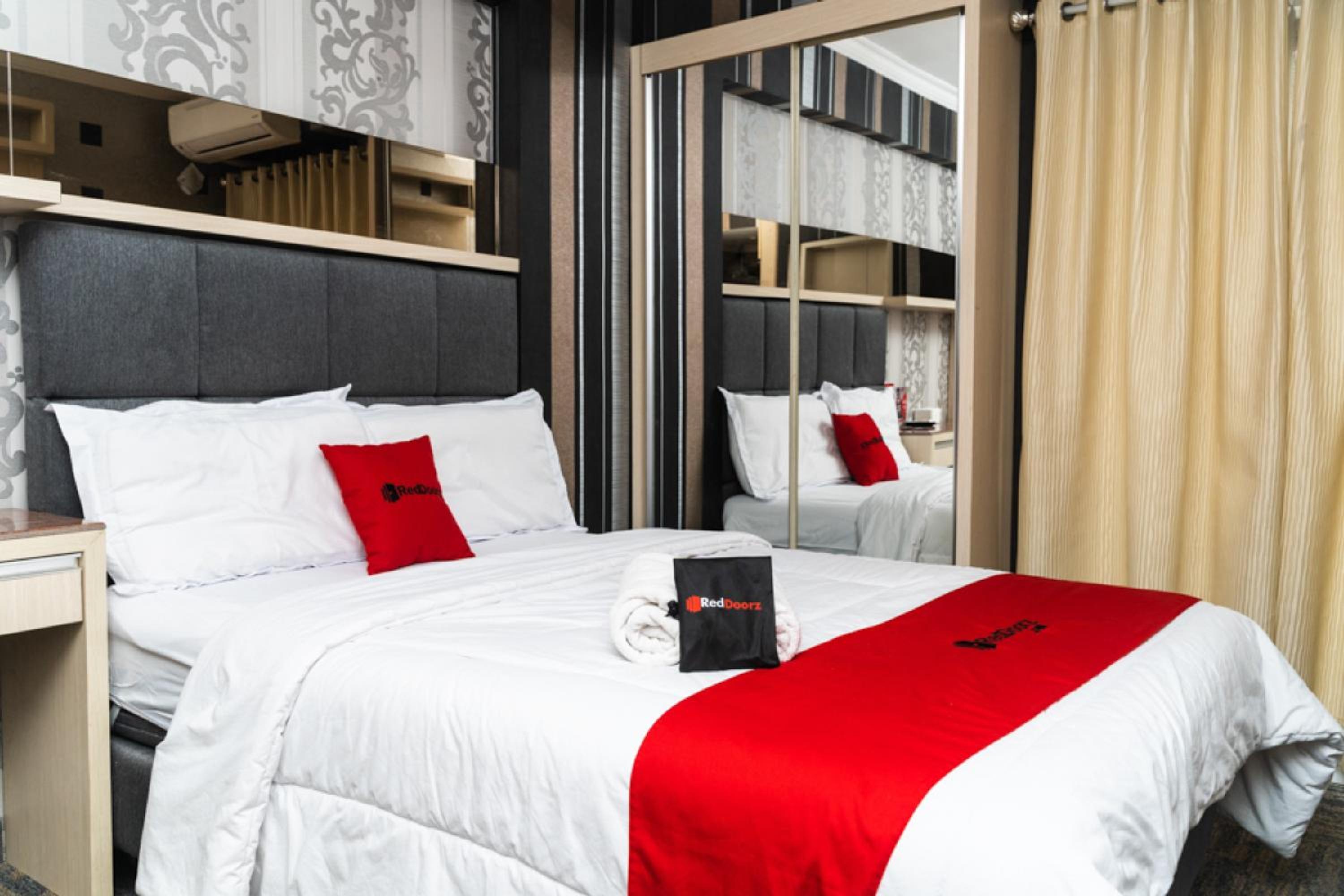 RedDoorz Apartment @ Bogor Valley 19/34