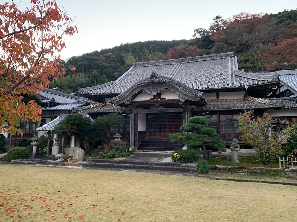 Temple Stay Tsushima Seizanji 1/42