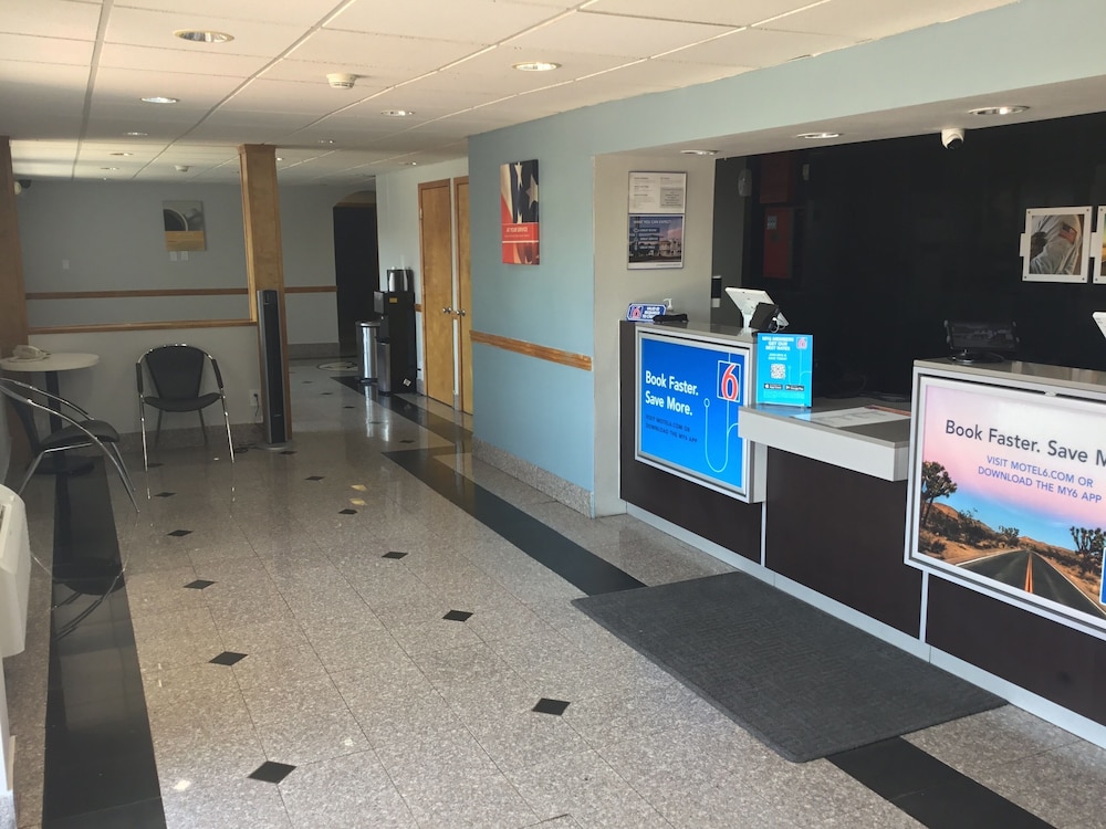 Motel6 El Paso, TX - West 47/66