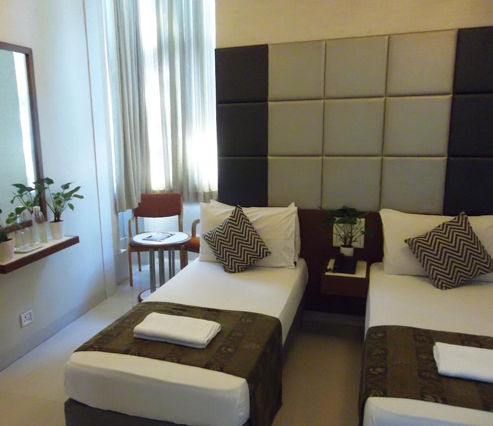 Hotel Elphinstone Annexe 35/53