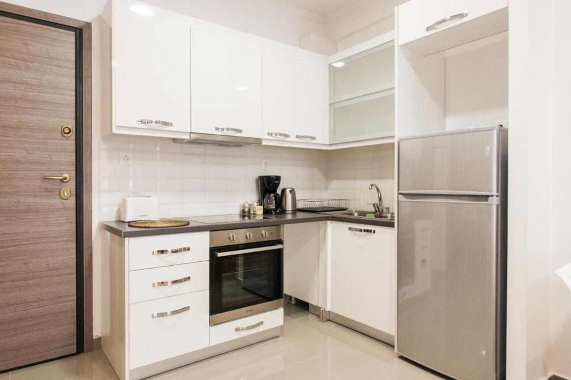 Nicholas Point Apartments and Rooms 24/26