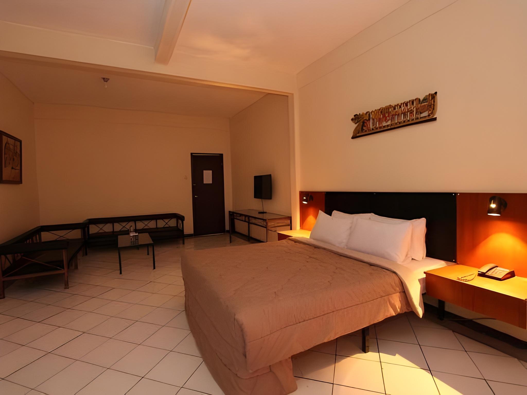 Hotel Augusta Bandung 10/18