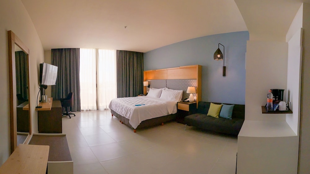 Club, King Bed, River View, Club Floor