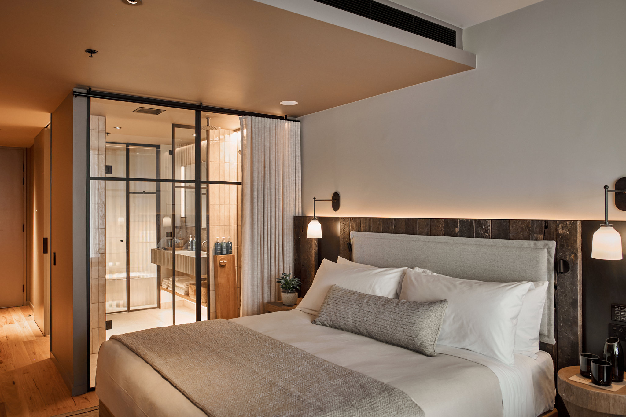 1 Hotel Melbourne 7/50