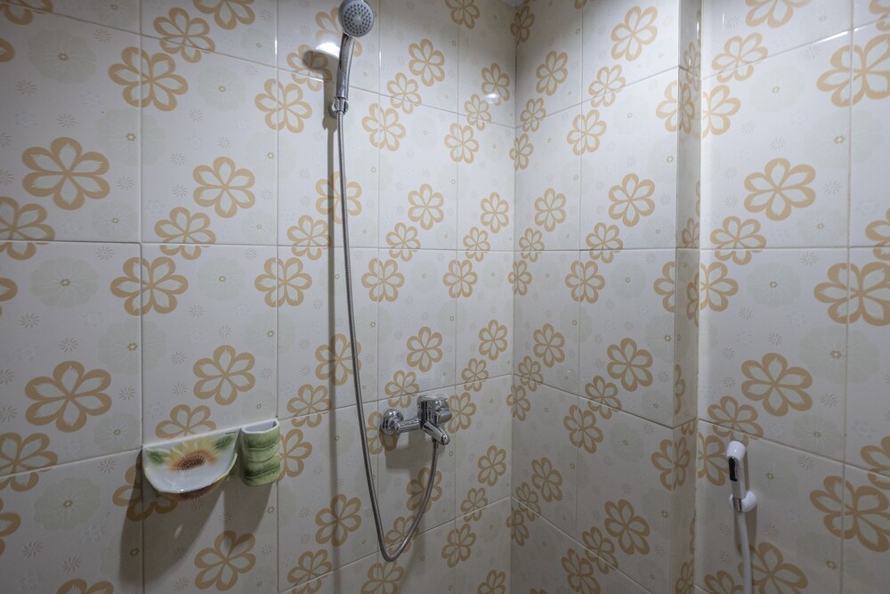 OYO 1633 Hotel Darma Nusantara 22/33