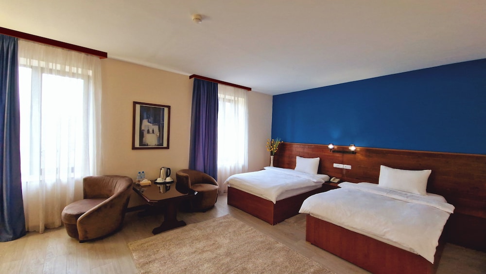 Ararat Hotel 13/50