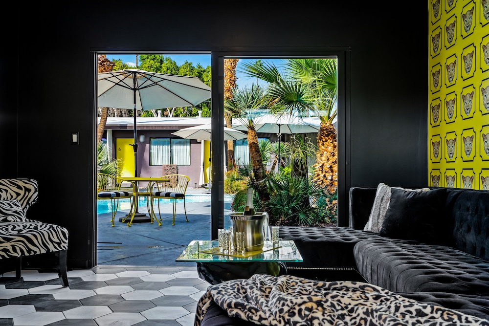 Cheetah Hotel 27/40