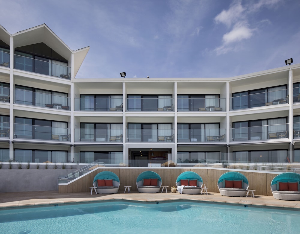 Dream Inn Santa Cruz 5/60