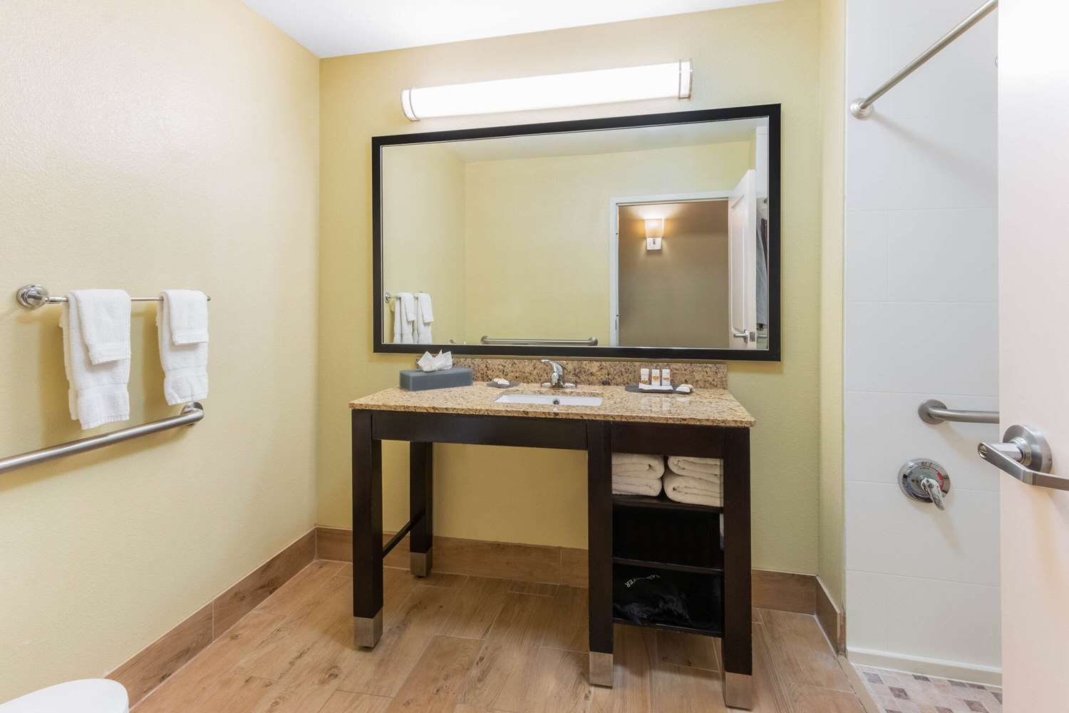La Quinta Inn And Suites Carlsbad 59/59