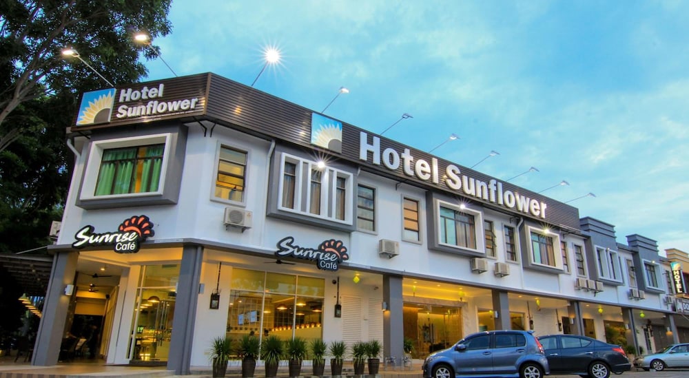 Sunflower Hotel 1/33
