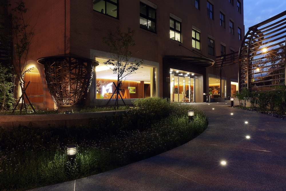 Mellow Fields Hotel 56/60