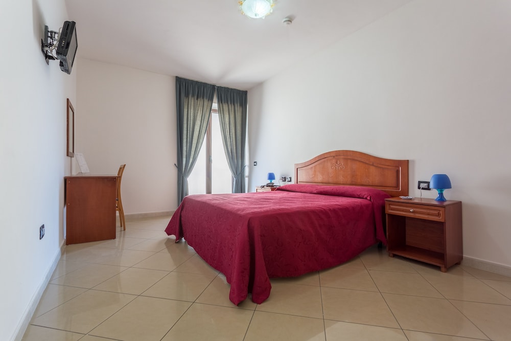 Hotel Plaza 32/50