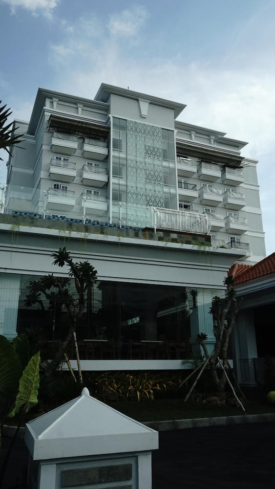 Solia Hotel Yosodipuro Solo 2/52