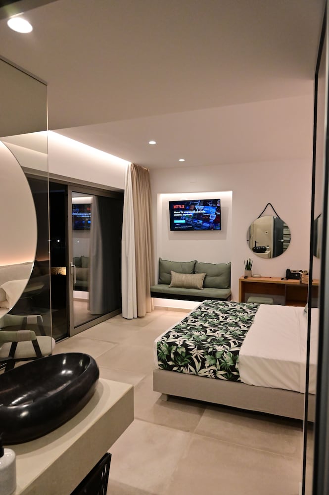 Kavos Hotel 25/80
