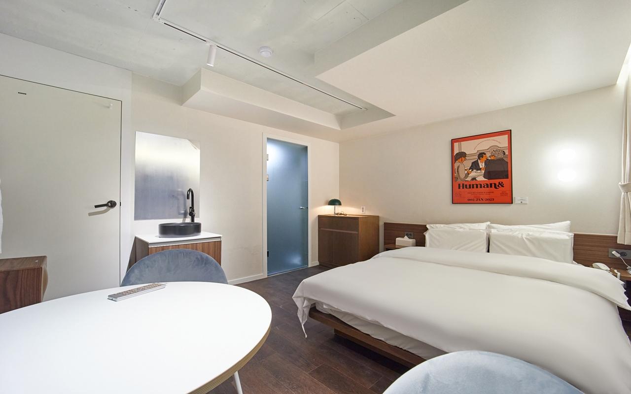 Music, Double Bed